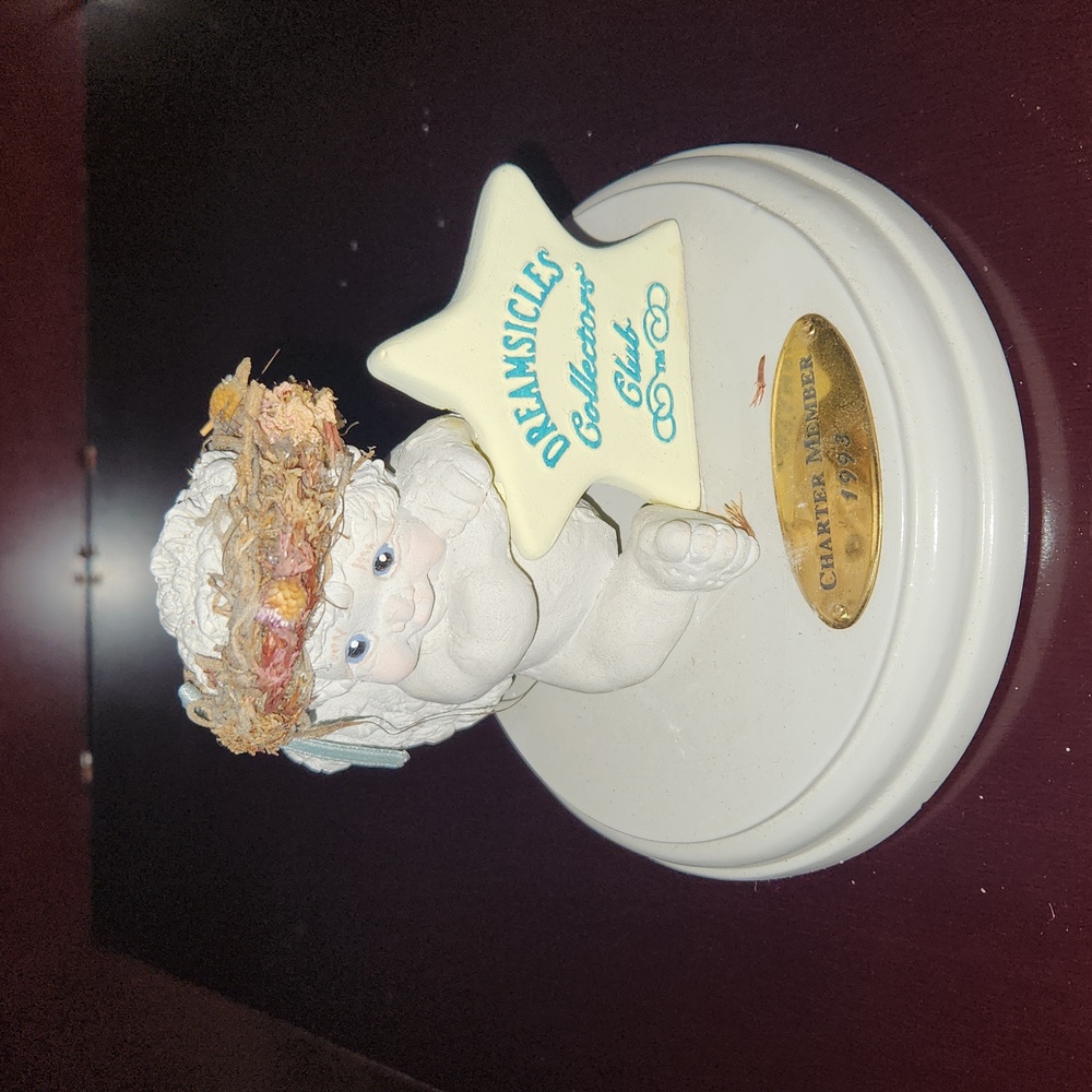 Dreamsicle Figurine "Charter Member"